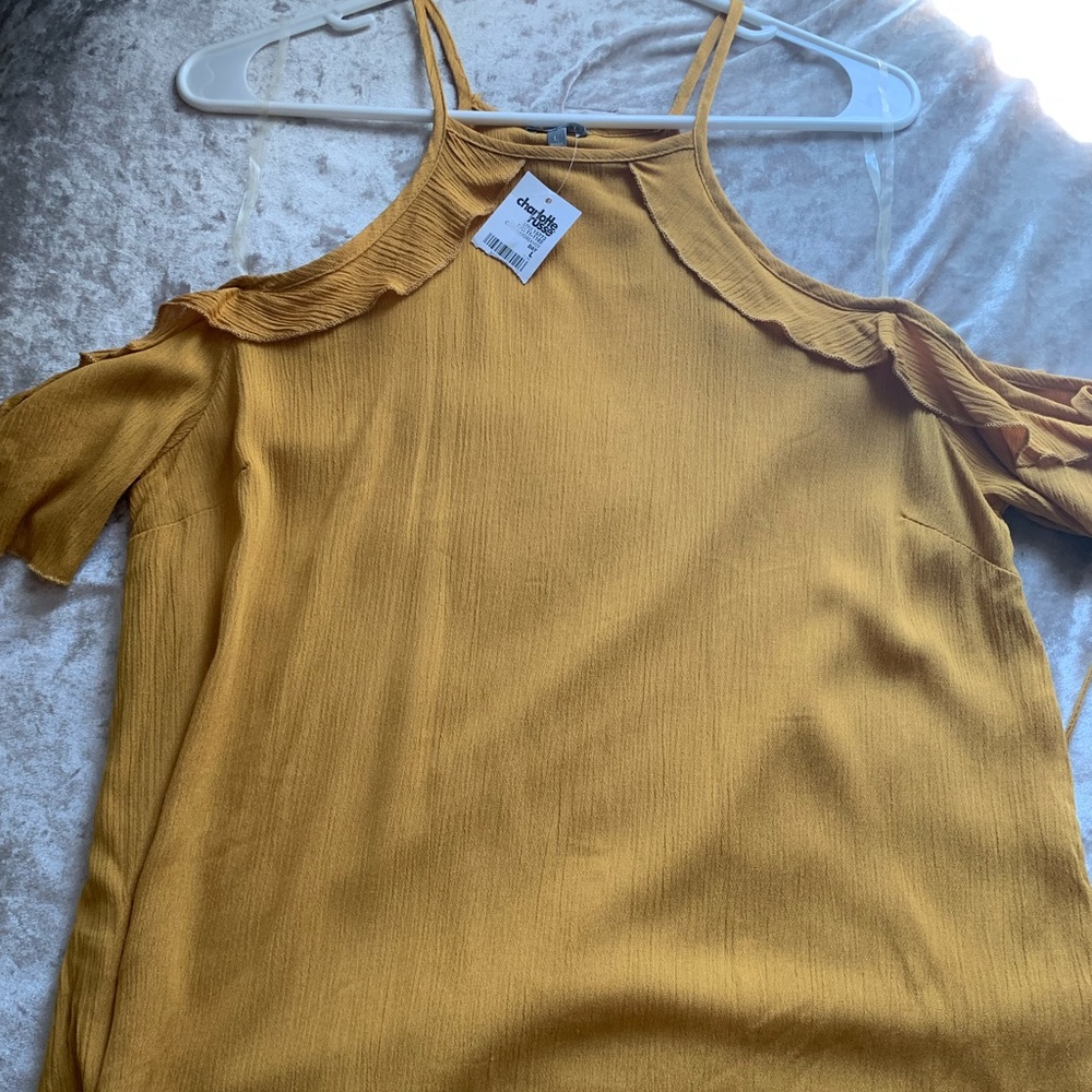 5 for 25! Charlotte Russe flowy cold shoulder top